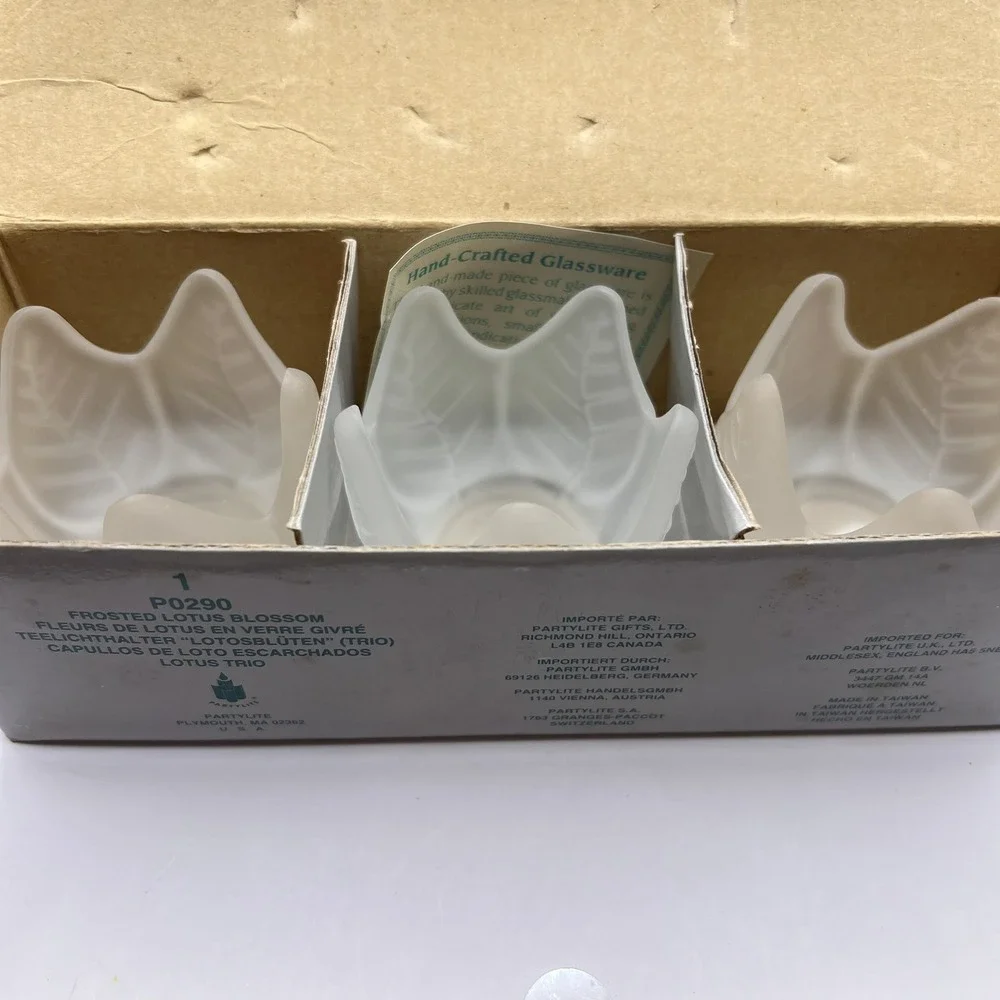 NEW PartyLite Frosted Lotus Blossom Trio Votive/Tealight Candle Holder P0290 Box - Picture 3 of 8